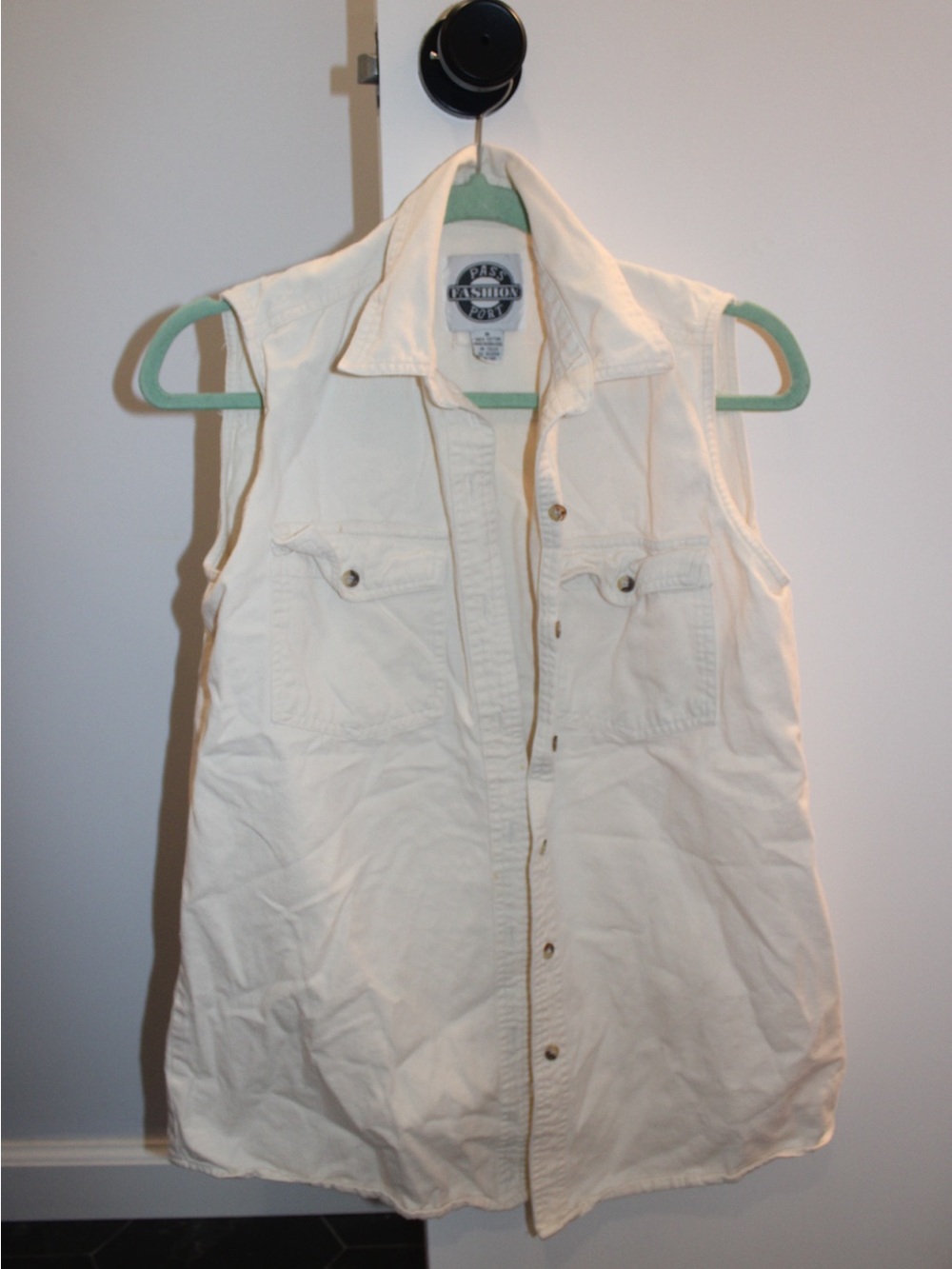 Vintage PassPort White Denim Vest Sleeveless Button Up Medium